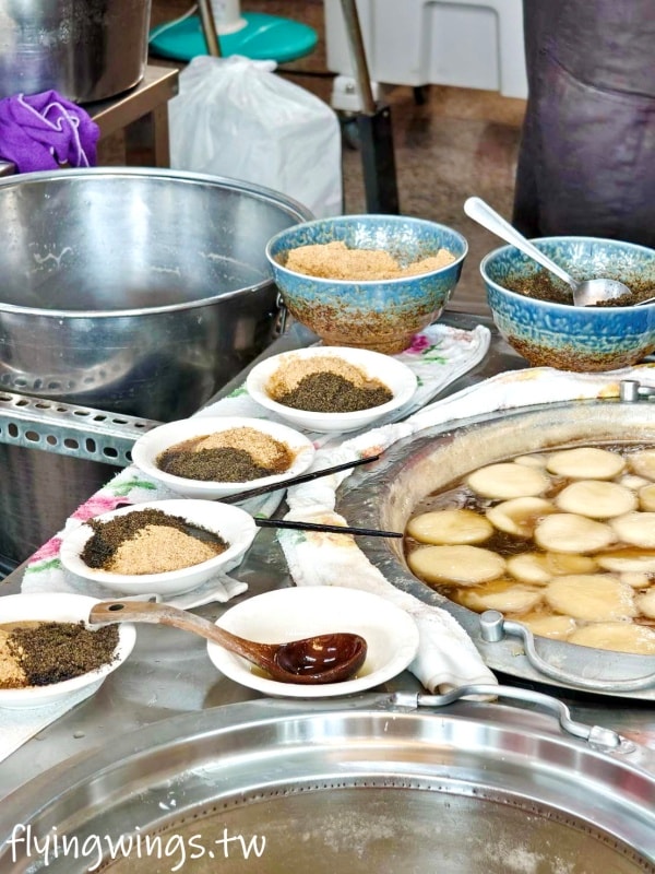 雲林斗六┃長興圓仔冰。在地八十年老店，剉冰還是燒圓仔湯都超熱賣!更不能錯過芝麻花生燒麻糬!!(內含2024/8最新價格)