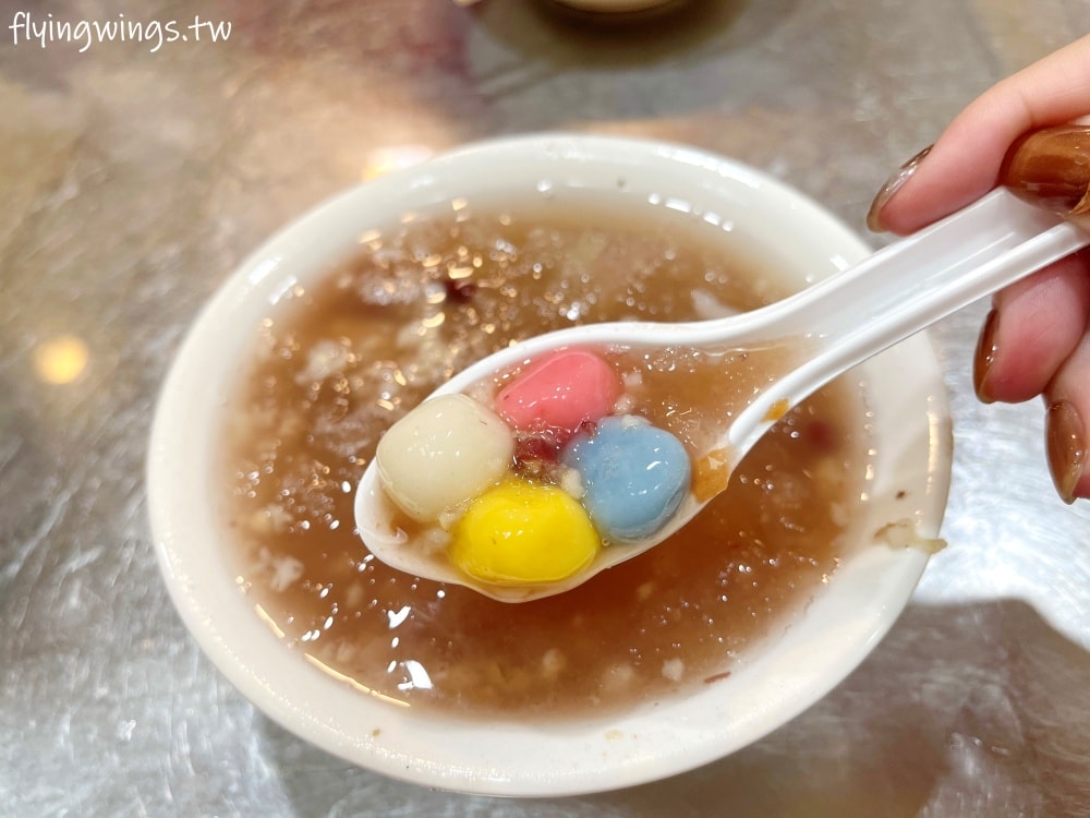 雲林斗六┃長興圓仔冰。在地八十年老店，剉冰還是燒圓仔湯都超熱賣!更不能錯過芝麻花生燒麻糬!!(內含2024/8最新價格)