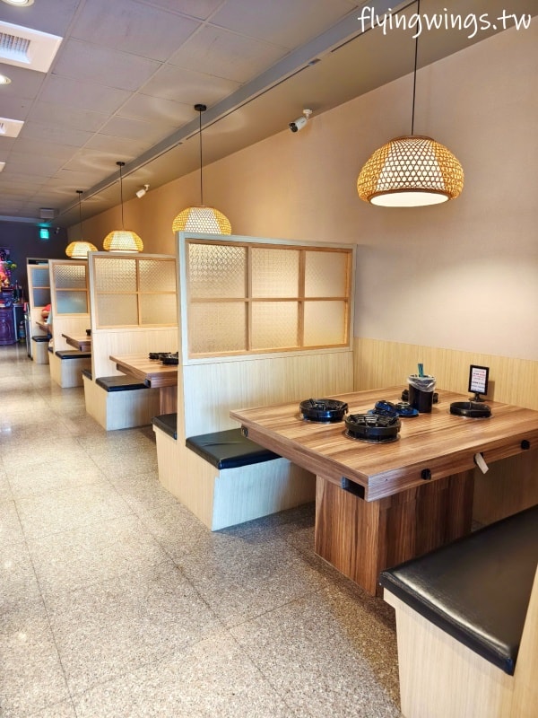 和美火鍋┃偷鍋和牛野菜放題-彰化和美店。和牛吃到飽、炙燒握壽司，十三種湯底讓您選擇有障礙啦!!