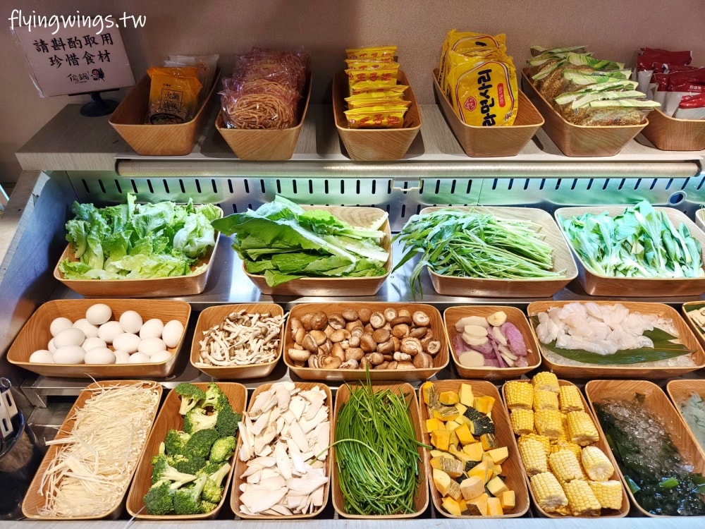 和美火鍋┃偷鍋和牛野菜放題-彰化和美店。和牛吃到飽、炙燒握壽司，十三種湯底讓您選擇有障礙啦!!