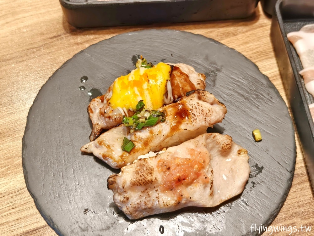 和美火鍋┃偷鍋和牛野菜放題-彰化和美店。和牛吃到飽、炙燒握壽司，十三種湯底讓您選擇有障礙啦!!