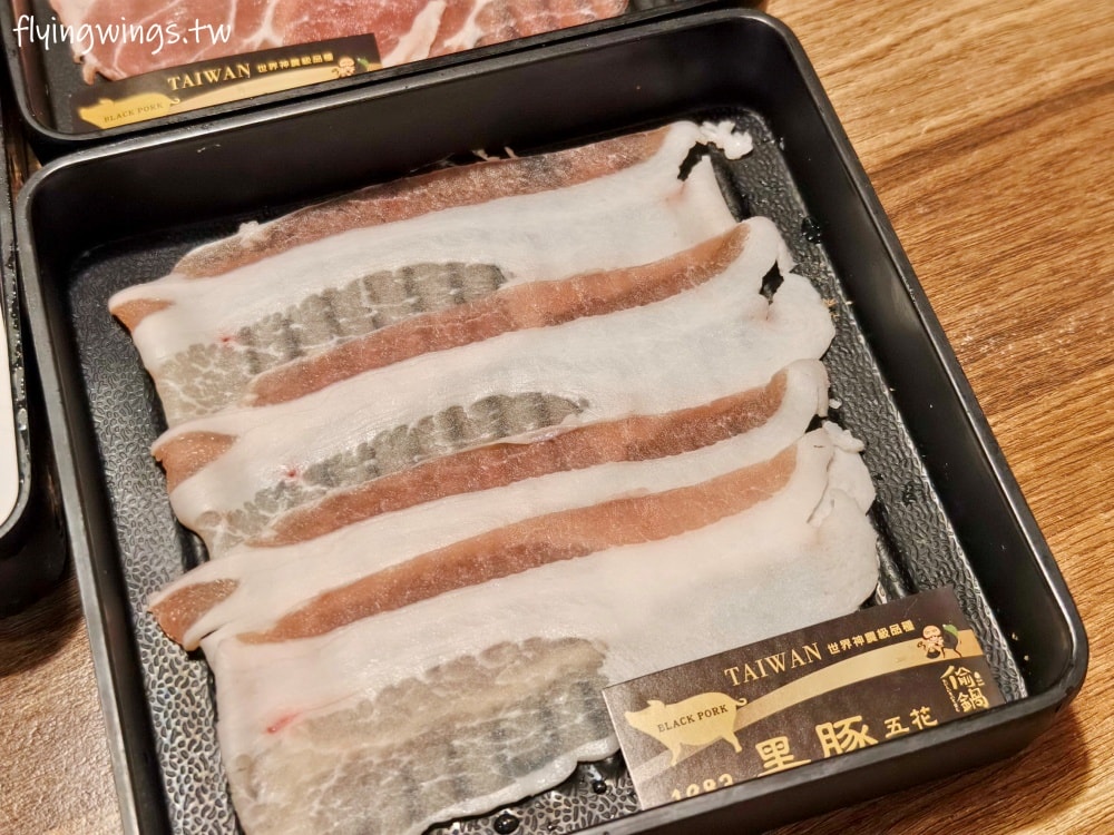 和美火鍋┃偷鍋和牛野菜放題-彰化和美店。和牛吃到飽、炙燒握壽司，十三種湯底讓您選擇有障礙啦!!