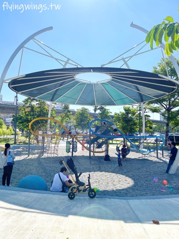 台中東區┃十全公園。台中美樂地3.0，有遮蔭的公園真是太棒了!!