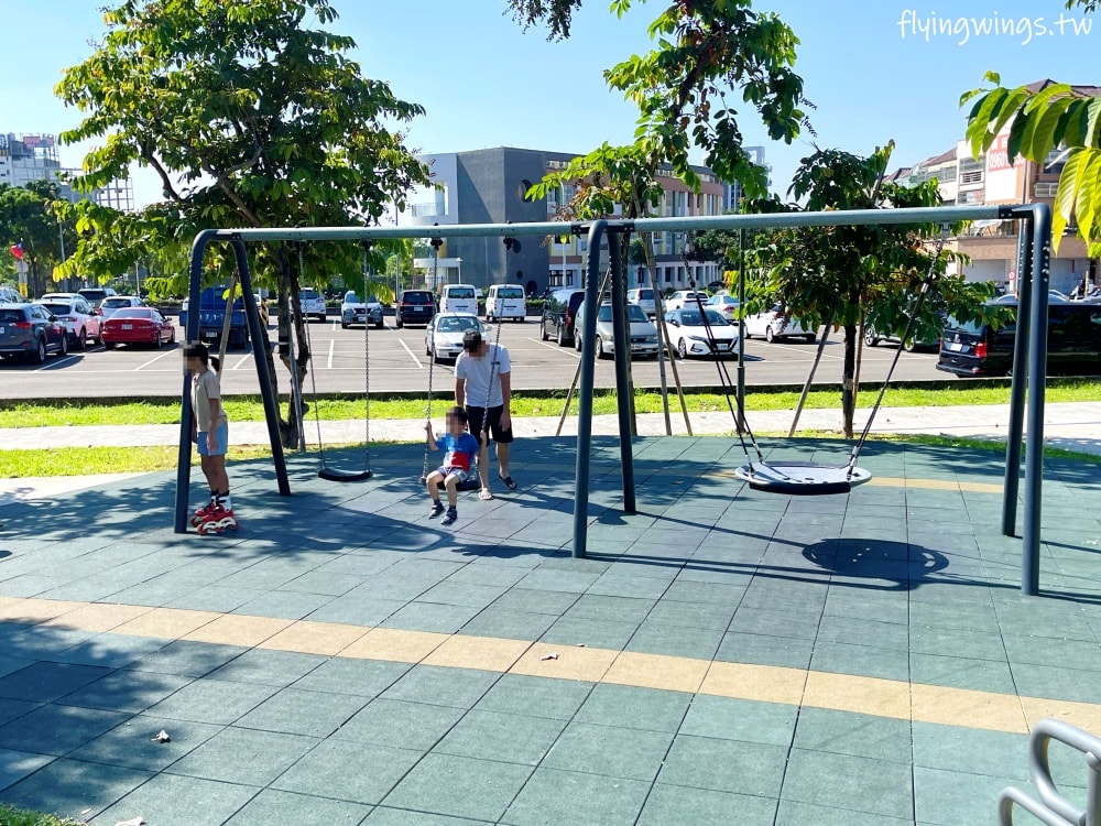 台中東區┃十全公園。台中美樂地3.0，有遮蔭的公園真是太棒了!!