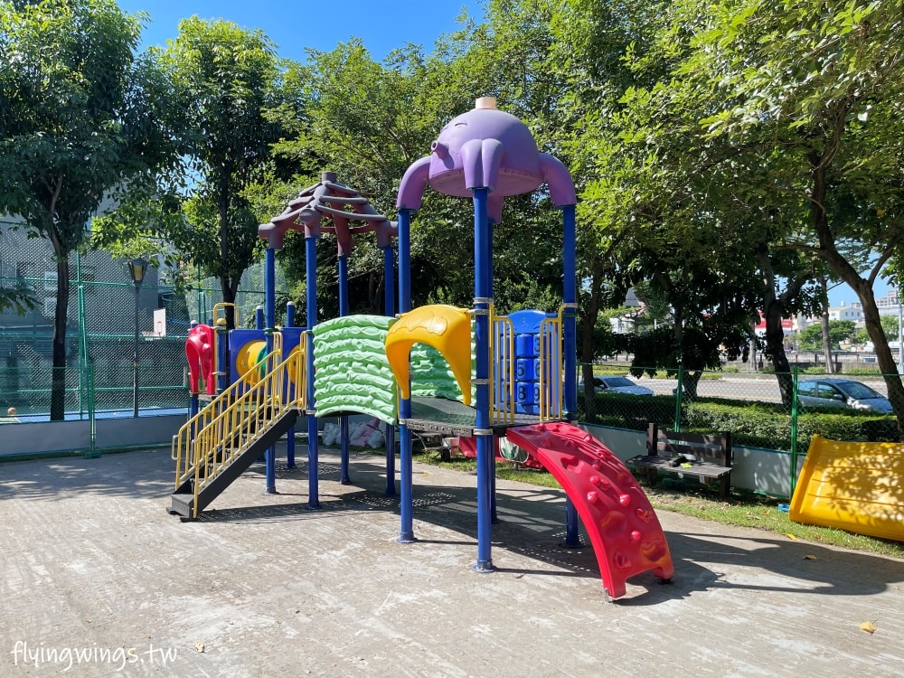 台中太平┃新福公園。紅色大大的立體探索迷宮,結合跑酷及攀爬,但就是有點小!! - 第16張圖 台中太平┃新福公園。紅色大大的立體探索迷宮,結合跑酷及攀爬,但就是有點小!!
