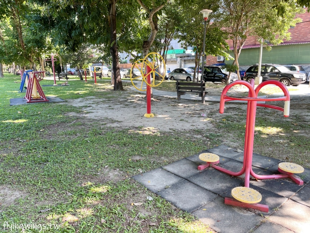 台中太平┃新福公園。紅色大大的立體探索迷宮,結合跑酷及攀爬,但就是有點小!! - 第19張圖 台中太平┃新福公園。紅色大大的立體探索迷宮,結合跑酷及攀爬,但就是有點小!!