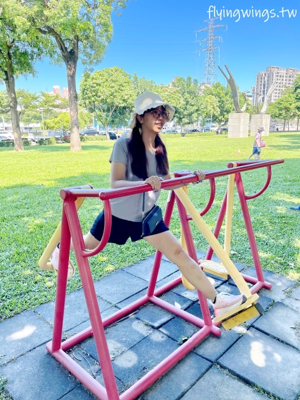 台中太平┃新福公園。紅色大大的立體探索迷宮,結合跑酷及攀爬,但就是有點小!! - 第20張圖 台中太平┃新福公園。紅色大大的立體探索迷宮,結合跑酷及攀爬,但就是有點小!!