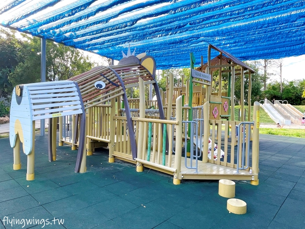 彰化和美┃德美公園。2.0版本公園，增加了有遮蔭的大型熊熊遊戲區，還有巨型甜點可以大拍特拍!!
