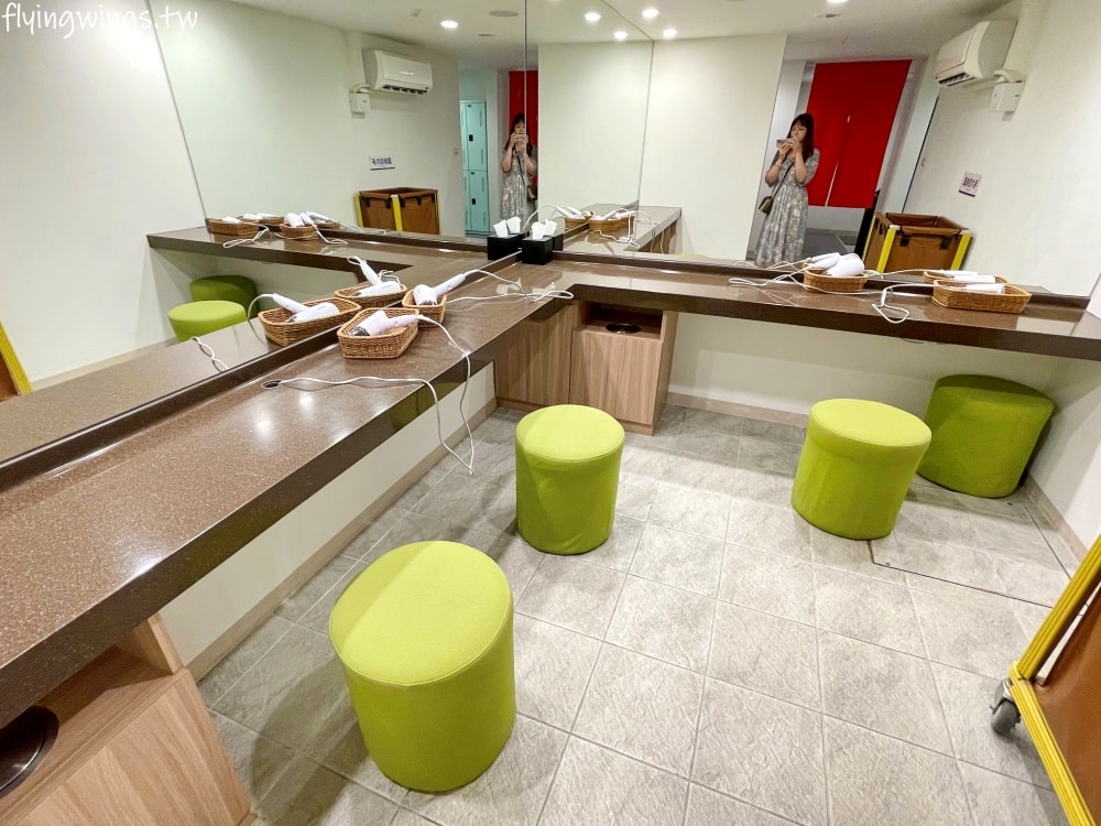 宜蘭礁溪┃品文旅-礁溪。房間就可以泡湯，還有超大戶外溫泉SPA，GAMEZONE好玩到孩子不想走!!