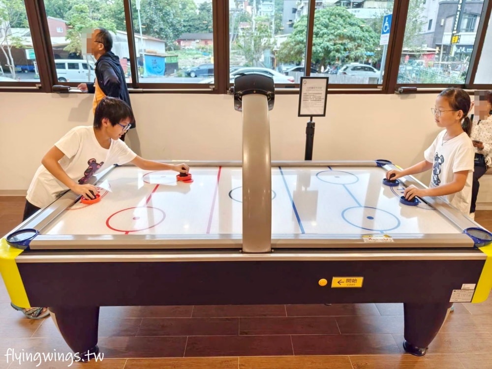 宜蘭礁溪┃品文旅-礁溪。房間就可以泡湯，還有超大戶外溫泉SPA，GAMEZONE好玩到孩子不想走!!