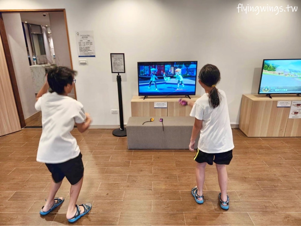 宜蘭礁溪┃品文旅-礁溪。房間就可以泡湯，還有超大戶外溫泉SPA，GAMEZONE好玩到孩子不想走!!
