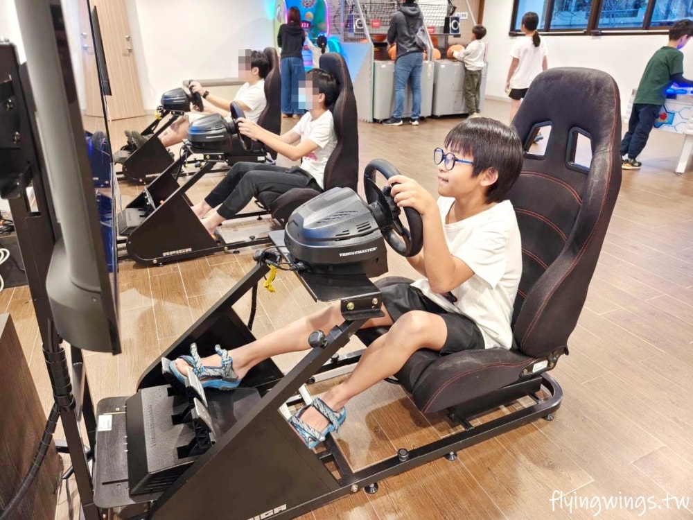 宜蘭礁溪┃品文旅-礁溪。房間就可以泡湯，還有超大戶外溫泉SPA，GAMEZONE好玩到孩子不想走!!