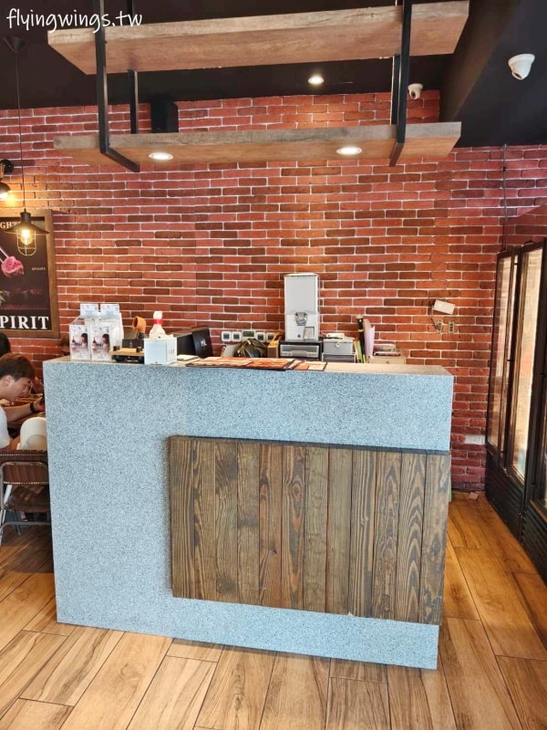 宜蘭羅東┃鬥炙原味炙燒牛排-羅東中山店。平價高質感的牛排館，肉質好，價格親民，大推薦!