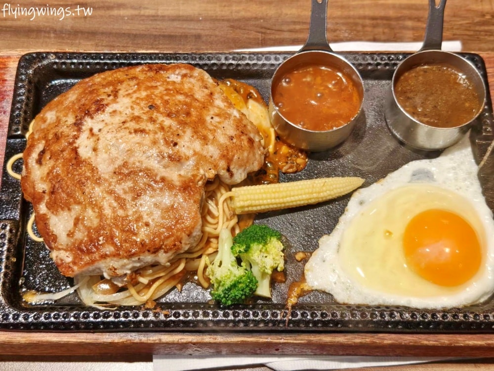 宜蘭羅東┃鬥炙原味炙燒牛排-羅東中山店。平價高質感的牛排館，肉質好，價格親民，大推薦!