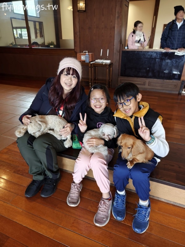2024北九州自由行。九州自然動物公園。親手餵食肉食性動物，近距離接觸這實在太酷了!!