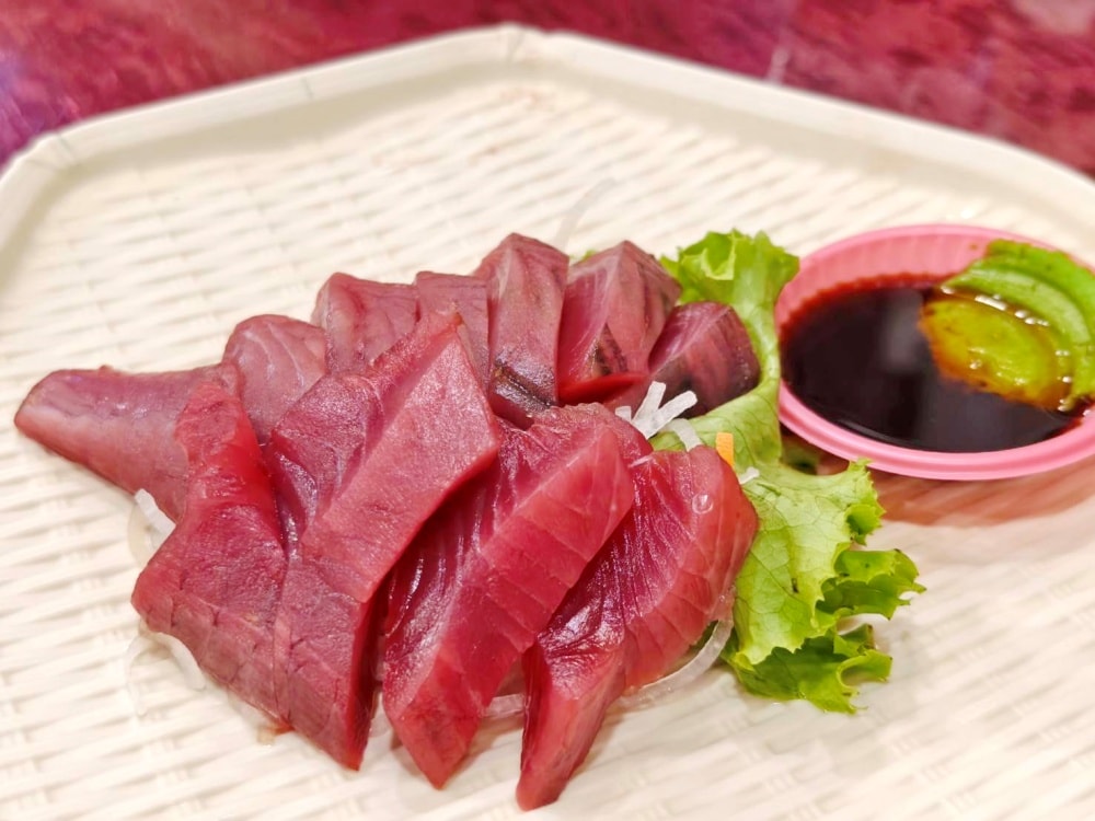 宜蘭蘇澳┃海珍活海鮮餐廳。南方澳唯一一家有自己漁船的餐廳，必嚐酥炸鮟鱇魚塊，太好吃了!!!