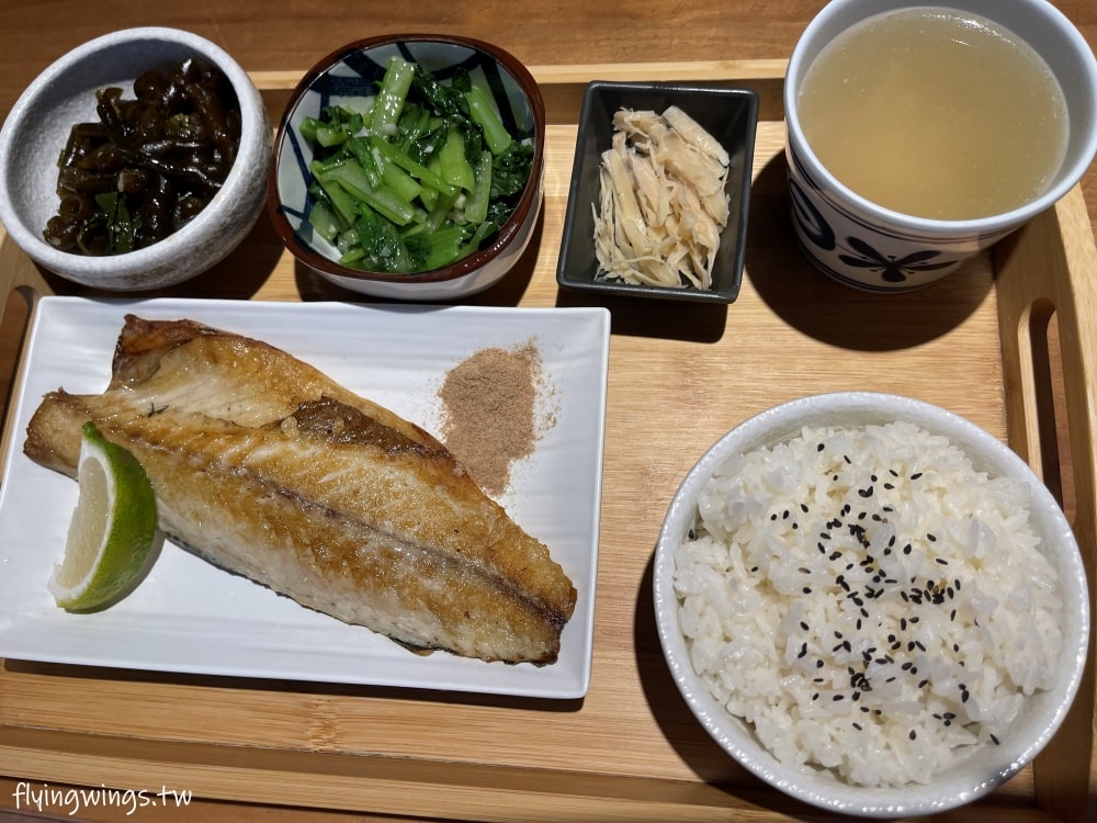 彰化美食┃五零五呷。平價餐點，聊天小聚好去處，大推拉麵及無敵大雞腿套餐!!(2024/12最新menu)