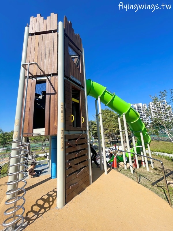 台中北屯┃南興公園。最新樹屋遊戲塔,還有寵物公園以及紅極一時的米奇樹喔!! - 第13張圖 台中北屯┃南興公園。最新樹屋遊戲塔,還有寵物公園以及紅極一時的米奇樹喔!!