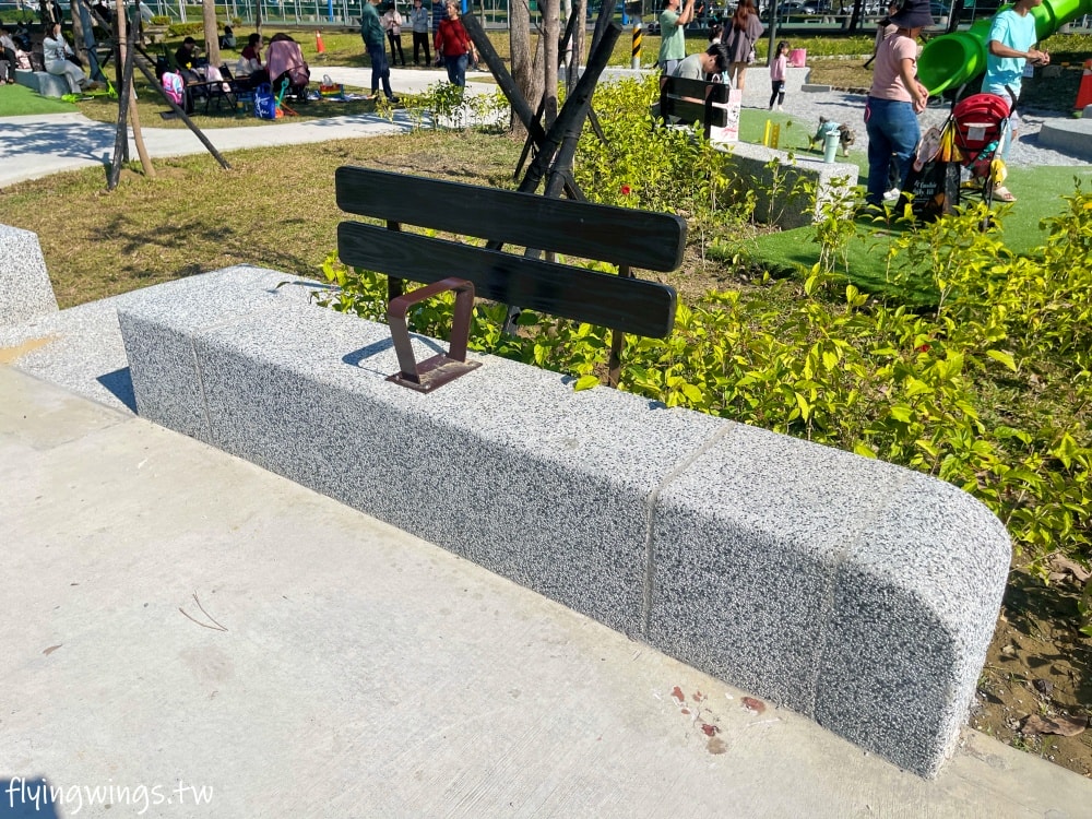 台中北屯┃南興公園。最新樹屋遊戲塔,還有寵物公園以及紅極一時的米奇樹喔!! - 第19張圖 台中北屯┃南興公園。最新樹屋遊戲塔,還有寵物公園以及紅極一時的米奇樹喔!!