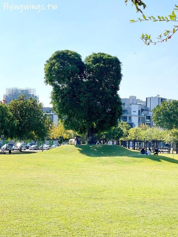 台中北屯┃南興公園。最新樹屋遊戲塔,還有寵物公園以及紅極一時的米奇樹喔!! - 第21張圖 台中北屯┃南興公園。最新樹屋遊戲塔,還有寵物公園以及紅極一時的米奇樹喔!!