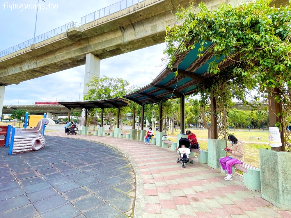 彰化┃彰化景觀公園。以國寶級的扇形車庫為設計概念，打造全國唯一的扇庫溜滑梯!2025年彰化最新公園!!