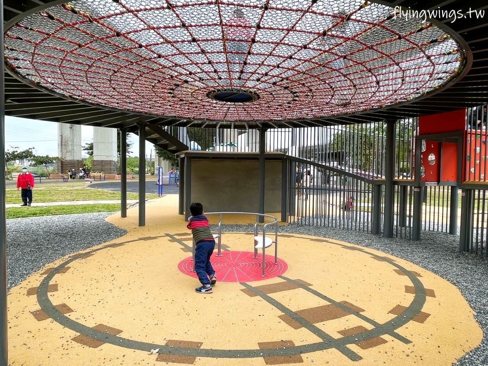 彰化┃彰化景觀公園。以國寶級的扇形車庫為設計概念，打造全國唯一的扇庫溜滑梯!2025年彰化最新公園!!