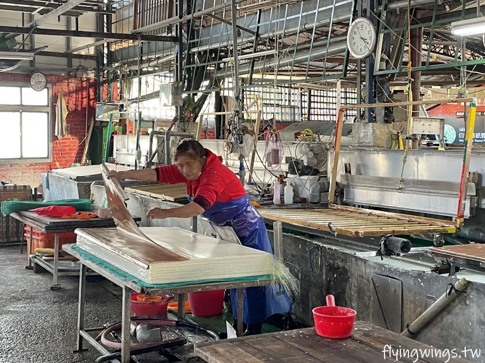 南投埔里┃廣興紙寮。全台第一間造紙觀光工廠，還可以品嘗”可以吃的紙”喔!!