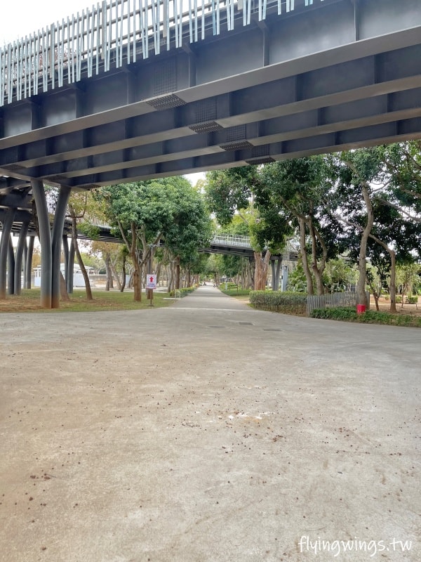 台中后里┃后里森林公園搖籃遊戲場。台中首座以自然遊戲體驗為主題的遊戲場,還有很多吊床可以躺玩~ - 第3張圖 台中后里┃后里森林公園搖籃遊戲場。台中首座以自然遊戲體驗為主題的遊戲場,還有很多吊床可以躺玩~