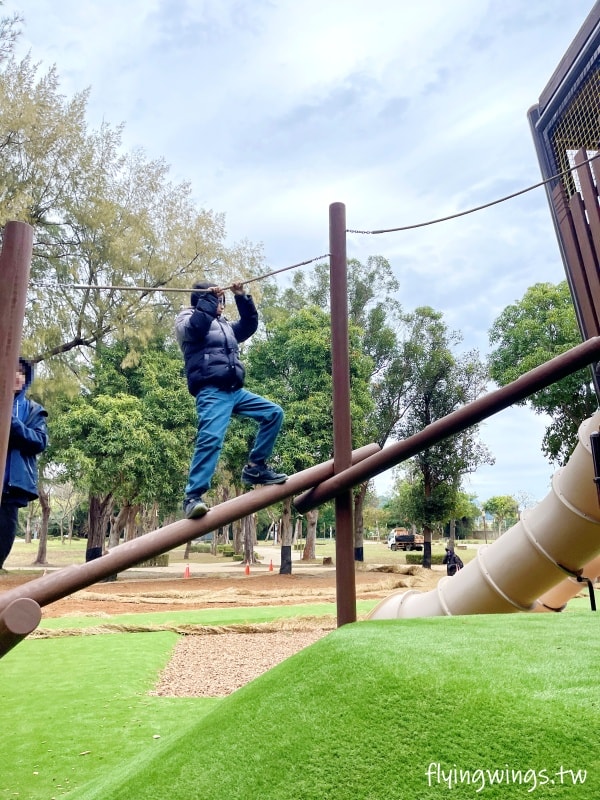 台中后里┃后里森林公園搖籃遊戲場。台中首座以自然遊戲體驗為主題的遊戲場,還有很多吊床可以躺玩~ - 第11張圖 台中后里┃后里森林公園搖籃遊戲場。台中首座以自然遊戲體驗為主題的遊戲場,還有很多吊床可以躺玩~