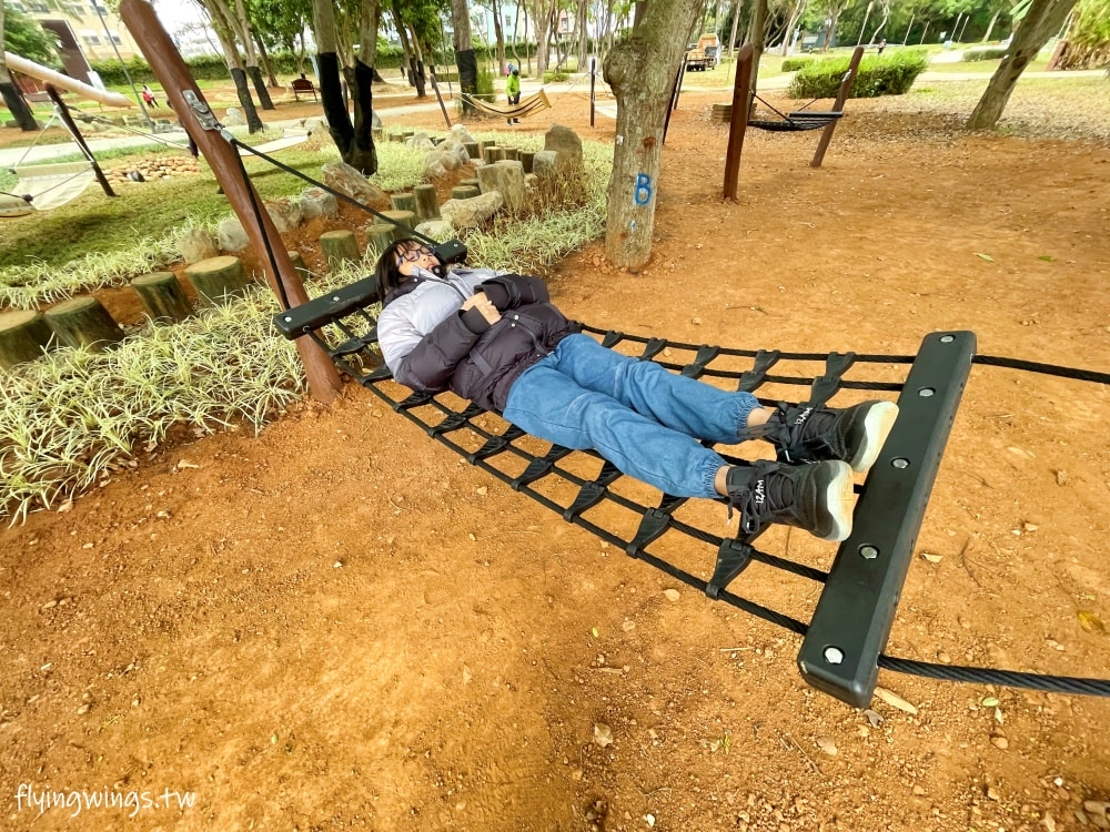 台中后里┃后里森林公園搖籃遊戲場。台中首座以自然遊戲體驗為主題的遊戲場,還有很多吊床可以躺玩~ - 第28張圖 台中后里┃后里森林公園搖籃遊戲場。台中首座以自然遊戲體驗為主題的遊戲場,還有很多吊床可以躺玩~
