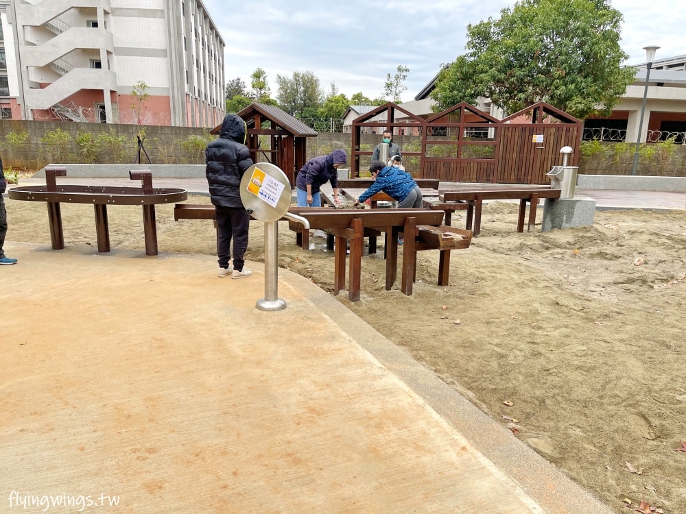 台中后里┃后里森林公園搖籃遊戲場。台中首座以自然遊戲體驗為主題的遊戲場,還有很多吊床可以躺玩~ - 第30張圖 台中后里┃后里森林公園搖籃遊戲場。台中首座以自然遊戲體驗為主題的遊戲場,還有很多吊床可以躺玩~