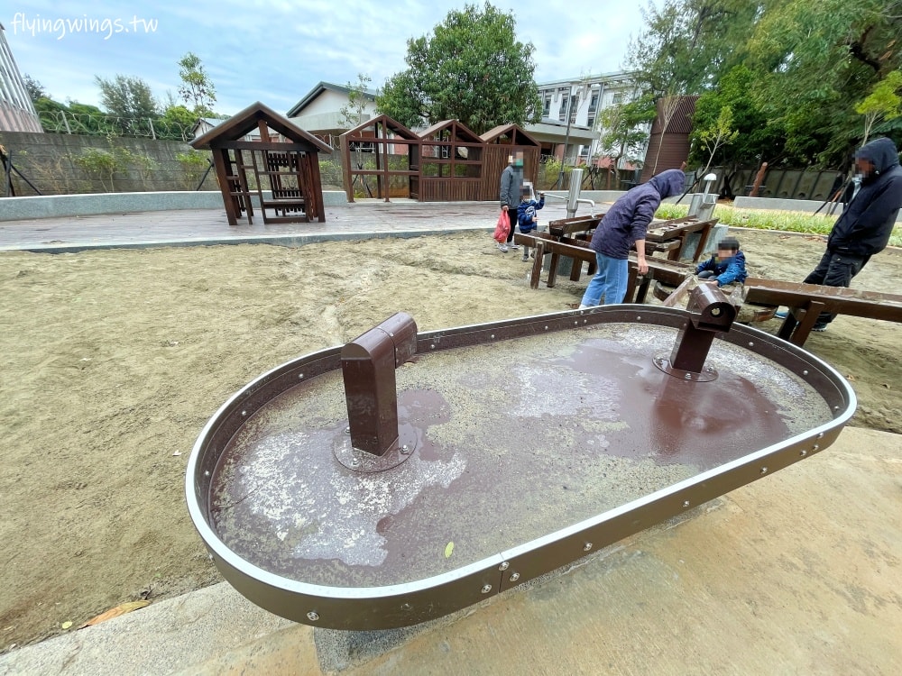 台中后里┃后里森林公園搖籃遊戲場。台中首座以自然遊戲體驗為主題的遊戲場,還有很多吊床可以躺玩~ - 第31張圖 台中后里┃后里森林公園搖籃遊戲場。台中首座以自然遊戲體驗為主題的遊戲場,還有很多吊床可以躺玩~