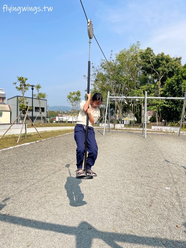 南投竹山┃竹夢親子公園。竹筍雙塔遊戲場,顏色鮮艷又吸睛!還有滑索、沙坑遊戲場,廁所、停車場都完善!! - 第21張圖 南投竹山┃竹夢親子公園。竹筍雙塔遊戲場,顏色鮮艷又吸睛!還有滑索、沙坑遊戲場,廁所、停車場都完善!!