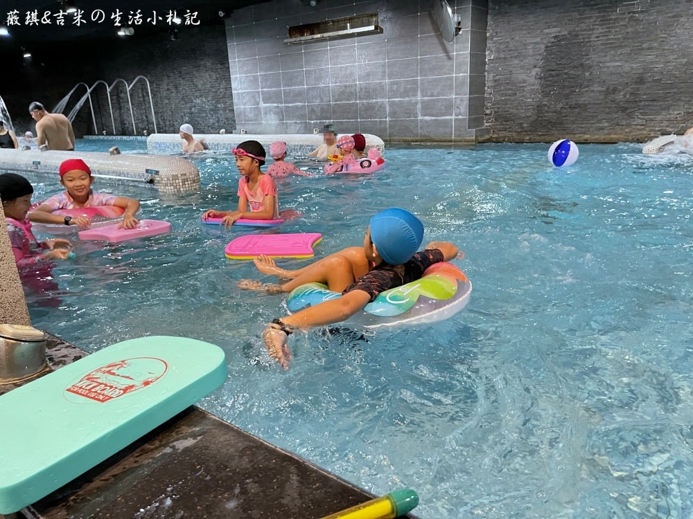 新竹┃煙波大飯店 新竹湖濱館。2300坪室內兒童樂園「卡樂次元」及全年溫水泳池，小孩根本不想回家!