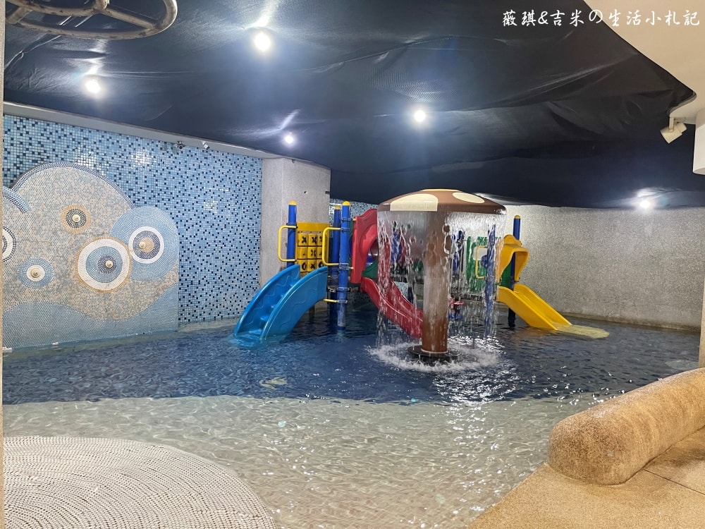 新竹┃煙波大飯店 新竹湖濱館。2300坪室內兒童樂園「卡樂次元」及全年溫水泳池，小孩根本不想回家!