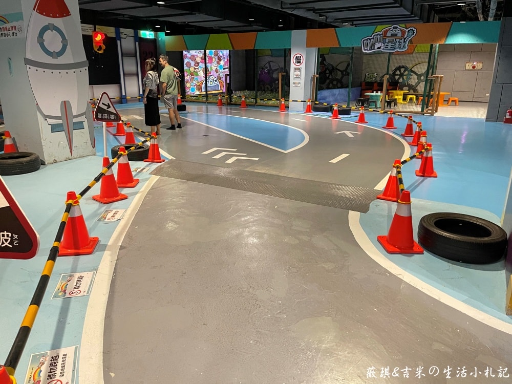 新竹┃煙波大飯店 新竹湖濱館。2300坪室內兒童樂園「卡樂次元」及全年溫水泳池，小孩根本不想回家!
