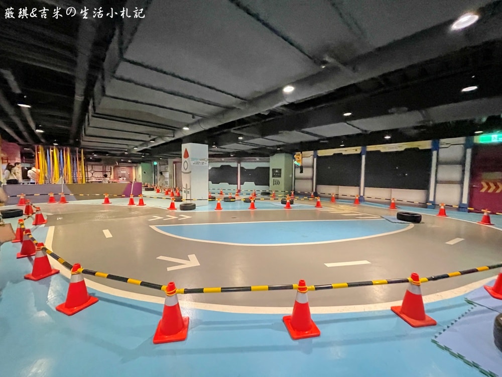 新竹┃煙波大飯店 新竹湖濱館。2300坪室內兒童樂園「卡樂次元」及全年溫水泳池，小孩根本不想回家!