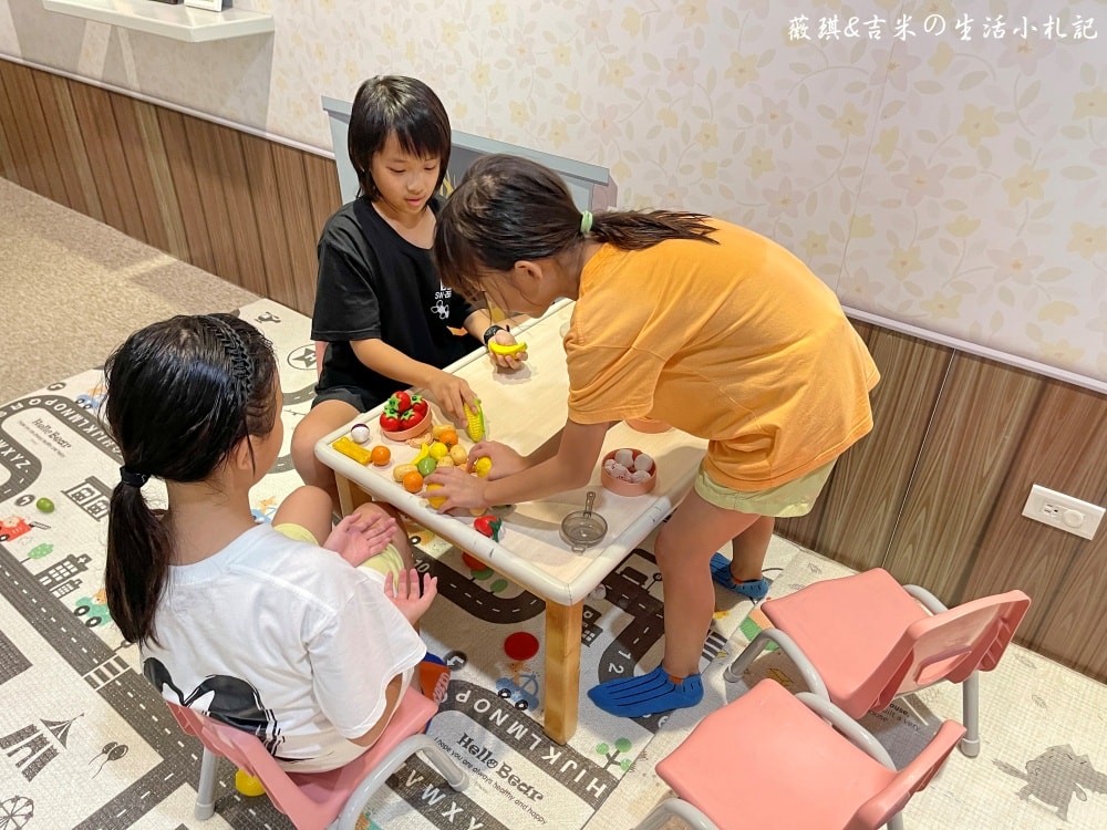 新竹┃煙波大飯店 新竹湖濱館。2300坪室內兒童樂園「卡樂次元」及全年溫水泳池，小孩根本不想回家!