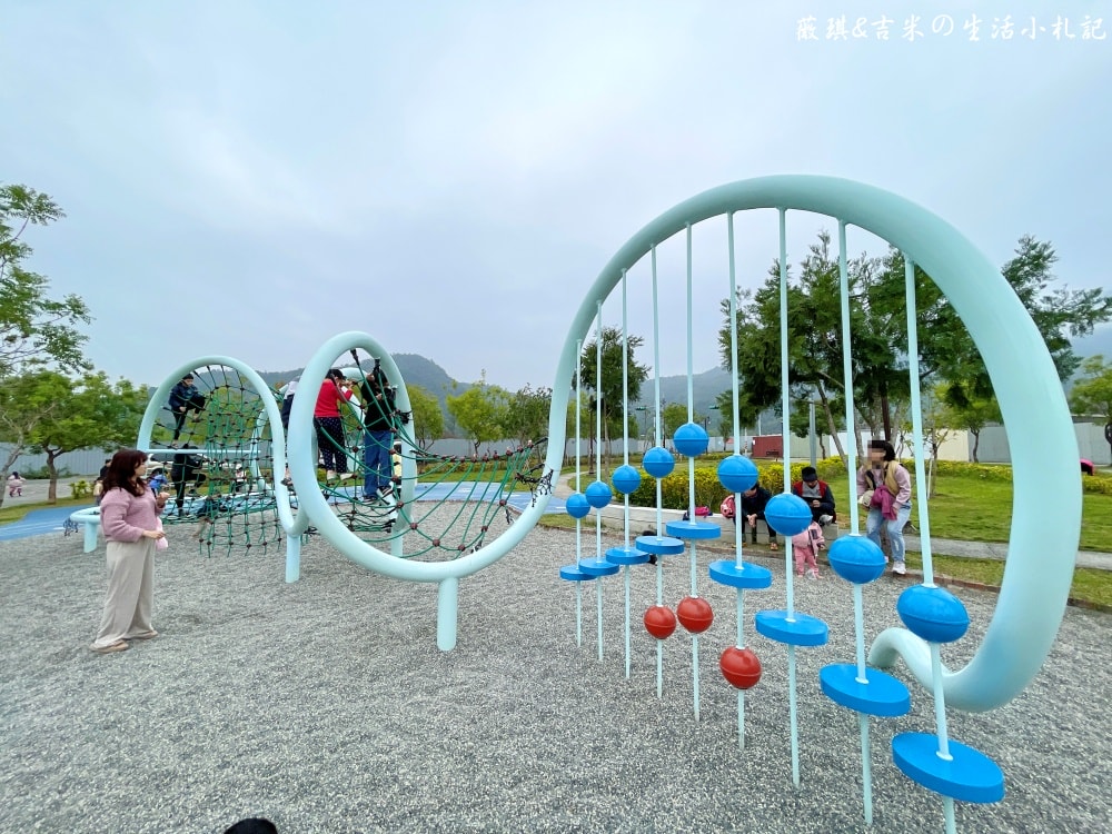 南投埔里┃福興溫泉區親子公園。埔里首座特速公園，除了玩還可以泡溫泉足浴喔!!