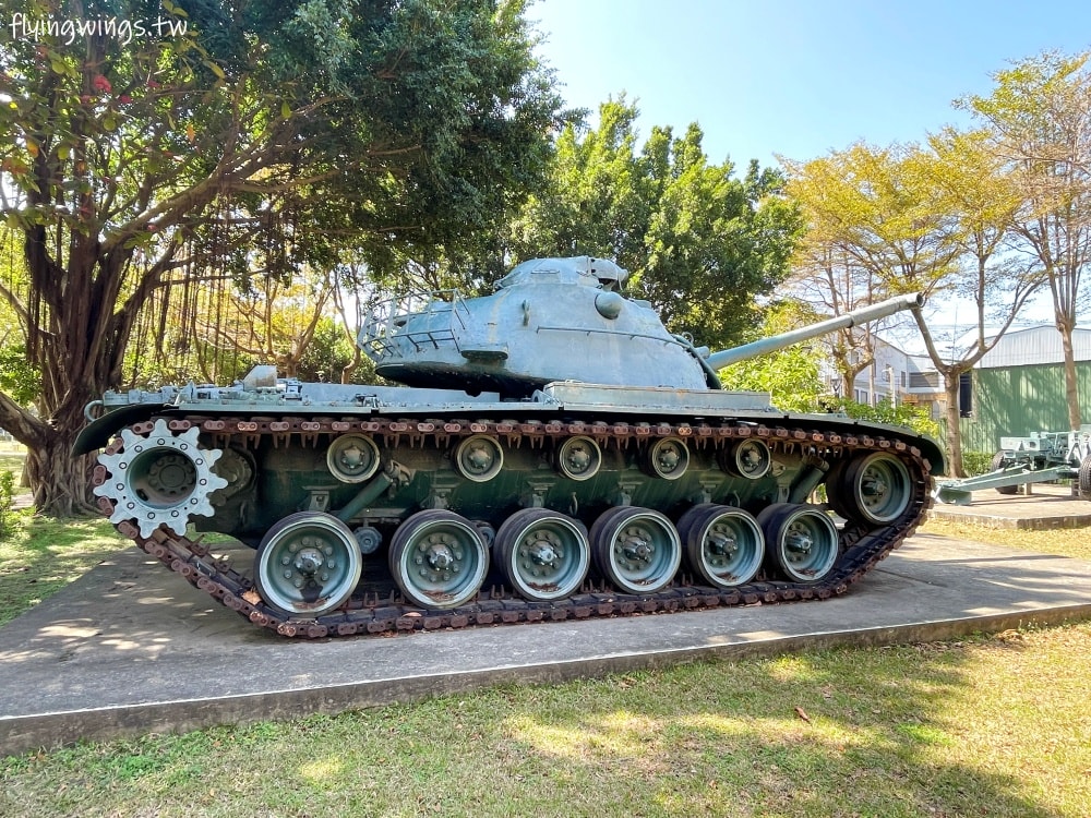 台中神岡┃豐洲公園。4公尺高的戰車堡壘遊戲場，搭配闖關遊戲區，老公園新改造，滿足不同年齡層需求!!