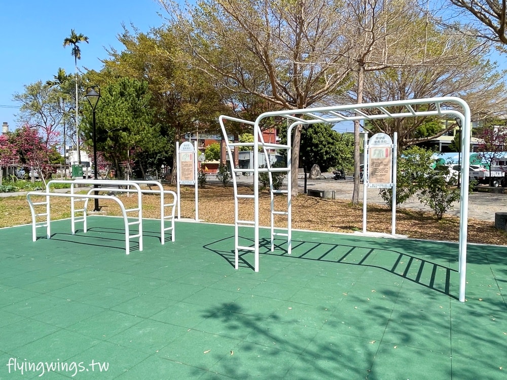 台中神岡┃豐洲公園。4公尺高的戰車堡壘遊戲場，搭配闖關遊戲區，老公園新改造，滿足不同年齡層需求!!