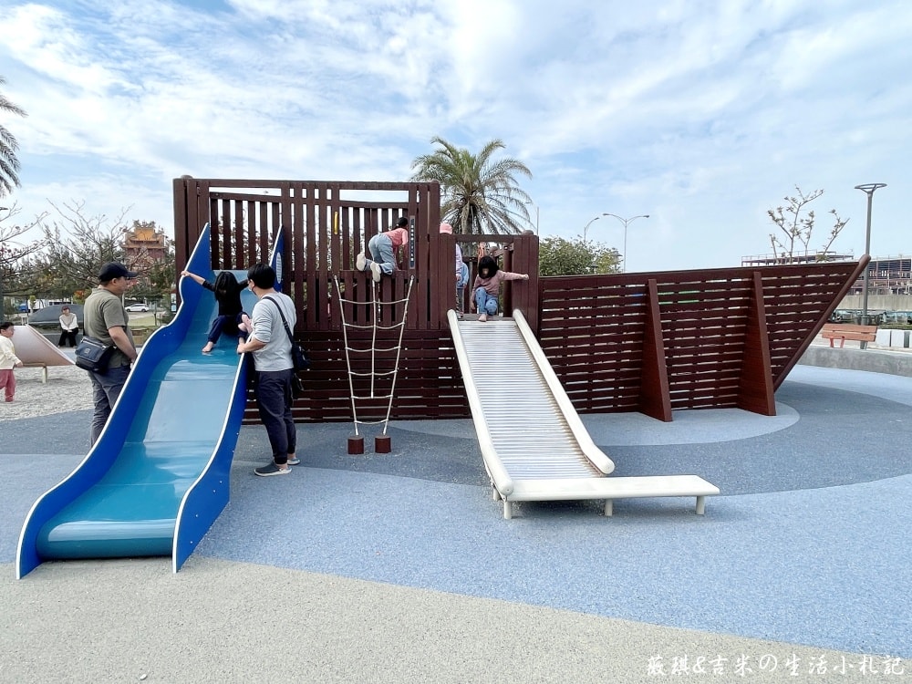 台中梧棲┃漁寮運動公園。台中海線首座親水特色公園,特別規劃「水戰綠洲」區,讓孩童能嬉戲、打水仗!! - 第24張圖 台中梧棲┃漁寮運動公園。台中海線首座親水特色公園,特別規劃「水戰綠洲」區,讓孩童能嬉戲、打水仗!!