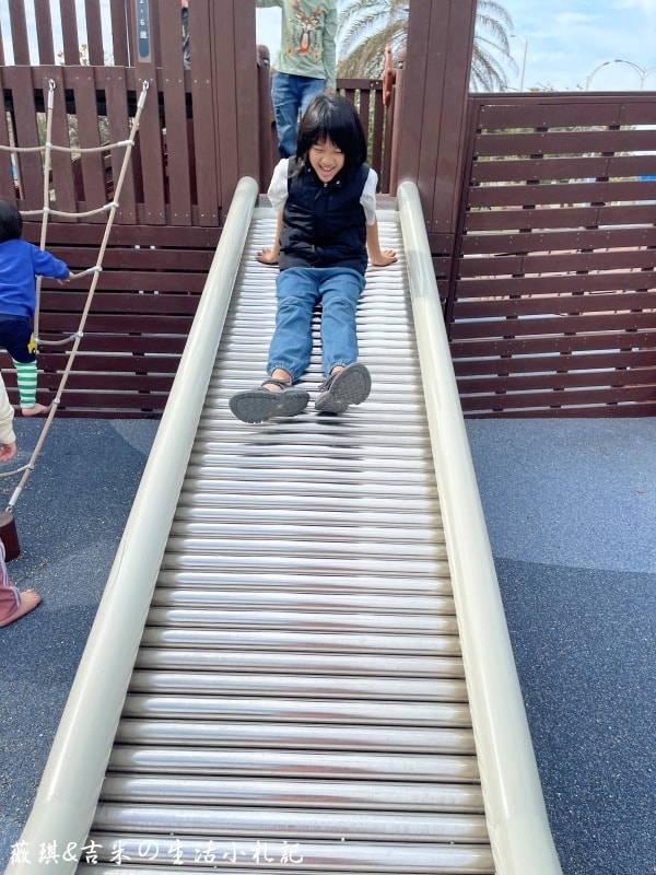 台中梧棲┃漁寮運動公園。台中海線首座親水特色公園,特別規劃「水戰綠洲」區,讓孩童能嬉戲、打水仗!! - 第25張圖 台中梧棲┃漁寮運動公園。台中海線首座親水特色公園,特別規劃「水戰綠洲」區,讓孩童能嬉戲、打水仗!!