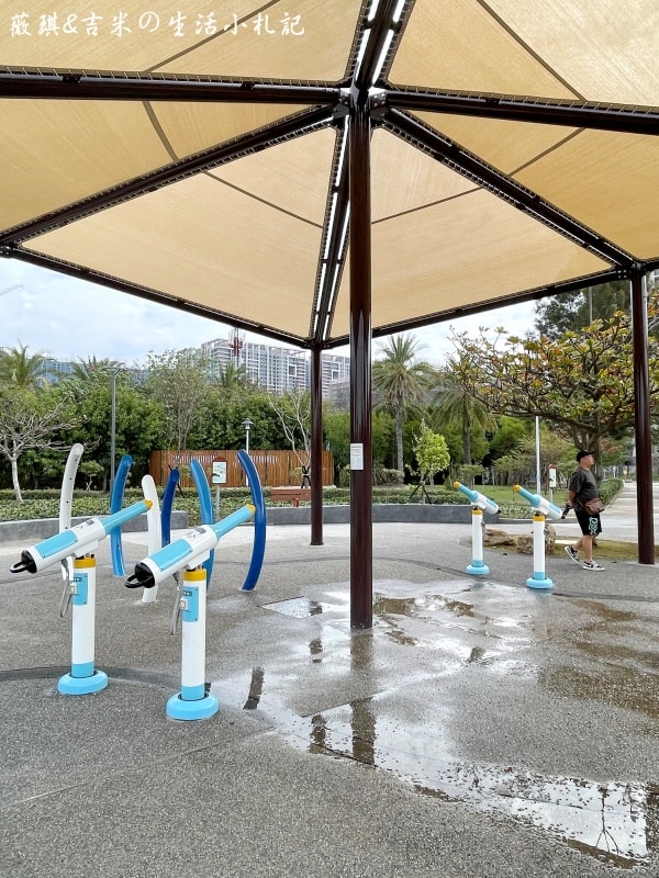 台中梧棲┃漁寮運動公園。台中海線首座親水特色公園,特別規劃「水戰綠洲」區,讓孩童能嬉戲、打水仗!! - 第26張圖 台中梧棲┃漁寮運動公園。台中海線首座親水特色公園,特別規劃「水戰綠洲」區,讓孩童能嬉戲、打水仗!!