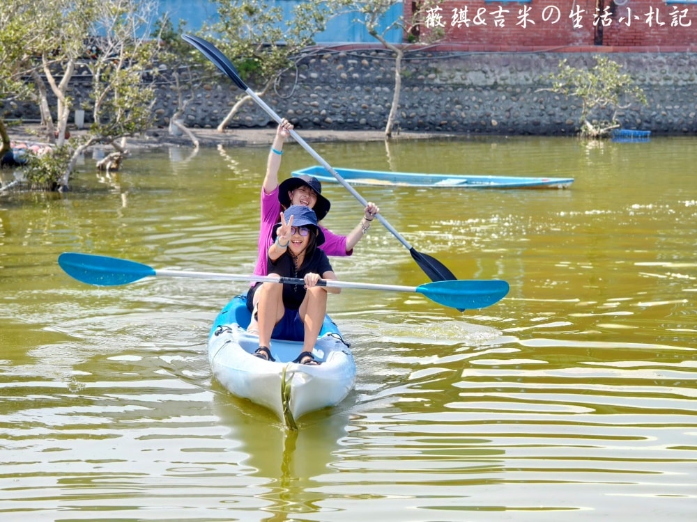 雲林口湖┃馬蹄蛤主題館。150元可以玩整天，划竹筏、獨木舟、水上盪鞦韆、碰碰船隨你玩，還有新鮮馬蹄蛤等你來嘗鮮!!