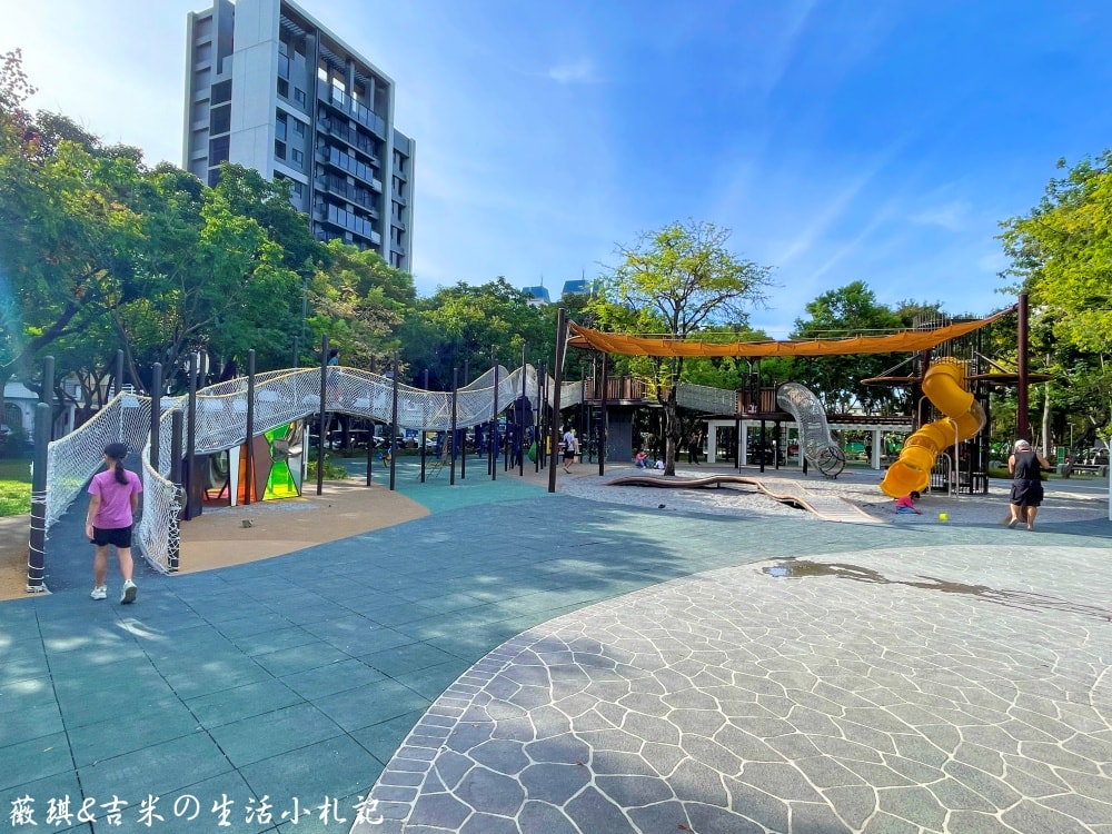 台中北屯┃北屯兒童公園-林間探索遊戲場。113年9月新增林間探索遊戲場，為老公園注入新生命!