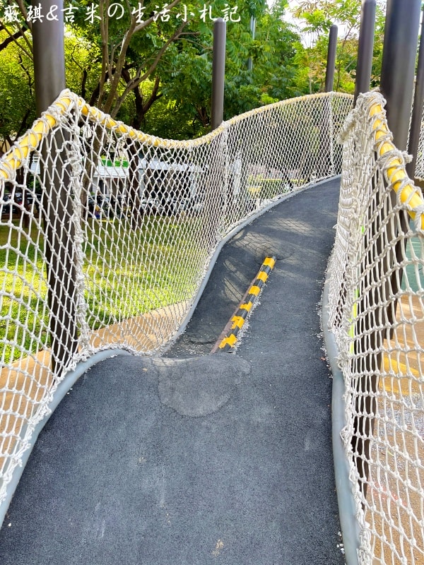 台中北屯┃北屯兒童公園-林間探索遊戲場。113年9月新增林間探索遊戲場，為老公園注入新生命!