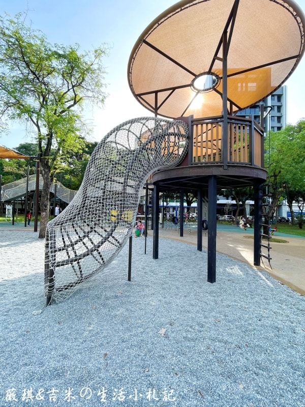 台中北屯┃北屯兒童公園-林間探索遊戲場。113年9月新增林間探索遊戲場，為老公園注入新生命!