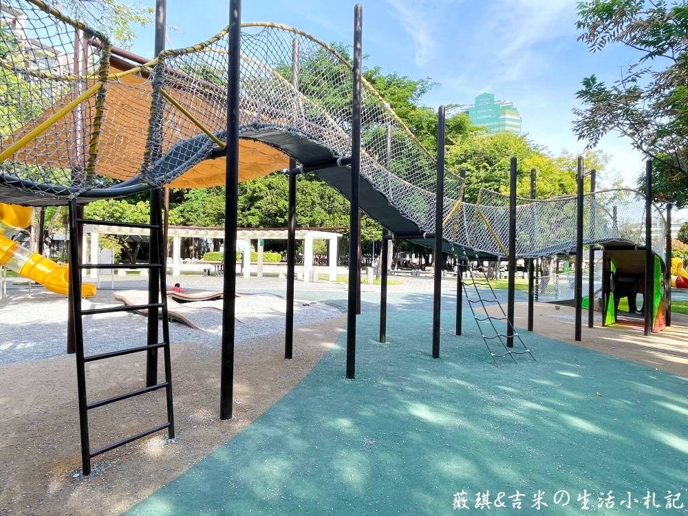 台中北屯┃北屯兒童公園-林間探索遊戲場。113年9月新增林間探索遊戲場，為老公園注入新生命!