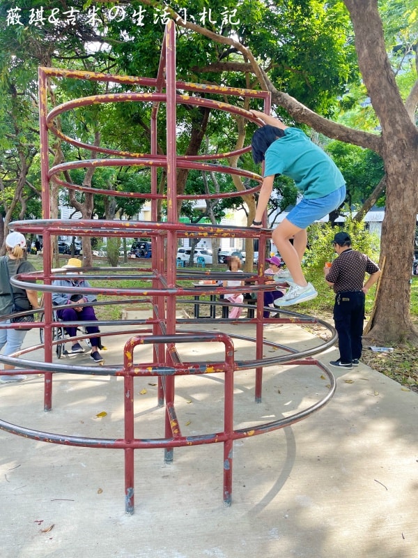 台中北屯┃北屯兒童公園-林間探索遊戲場。113年9月新增林間探索遊戲場，為老公園注入新生命!